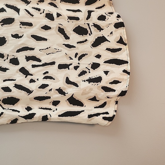 ZARA Beige black animal print round neck mesh sleeveless blouse - Picture 3 of 8